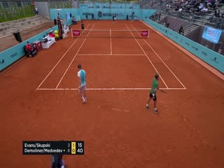 《2021ATP马德里大师赛 》第2021-05-03期2021ATP马德里大师赛男双第1轮 埃文斯组合vs迪莫林勒组合 录播