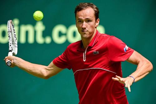 2021ATP哈雷站男单决赛 卢布列夫vs安贝尔 英文录播