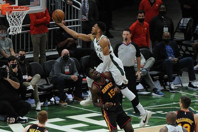 2020-21赛季NBA总决赛G1 雄鹿VS太阳